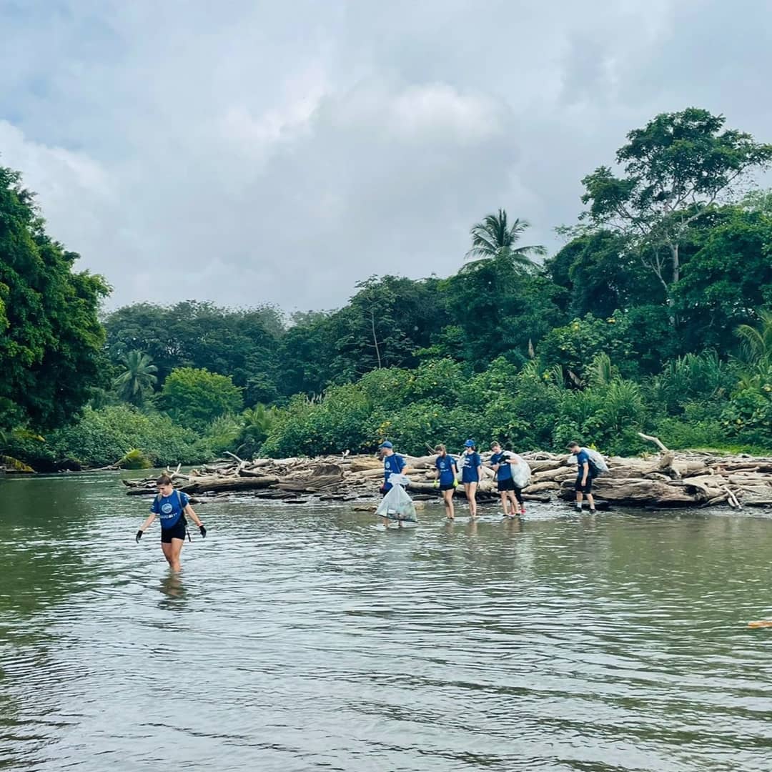 South America Inside: Beach clean-up Expeditions